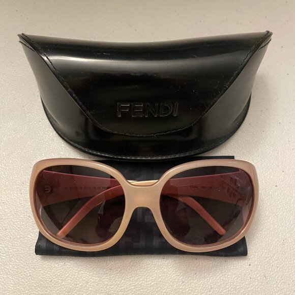 NWOT Vintage Women Fendi Pink Blush Elegant Sweet and Feminine Sunglasses - Picture 1 of 9
